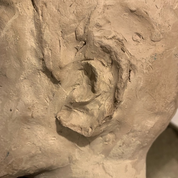 Clay art sculpture. Grey in color. - Picture 3 of 7